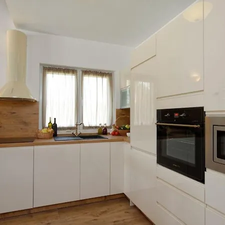 Ferienhaus Mit Privatpool Fur 8 Personen Ca 120 Qm In Dubrava Kod Sibenik, Dalmatien Norddalmatien