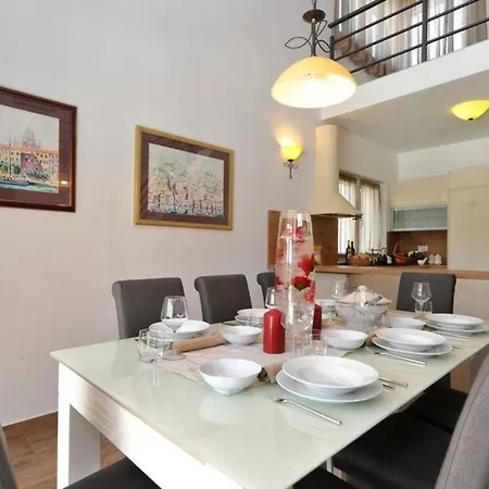 Ferienhaus Mit Privatpool Fur 8 Personen Ca 120 Qm In Dubrava Kod Sibenik, Dalmatien Norddalmatien Holiday home