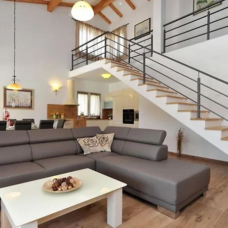 Ferienhaus Mit Privatpool Fur 8 Personen Ca 120 Qm In Dubrava Kod Sibenik, Dalmatien Norddalmatien * Dubrava (Sibenik-Knin)