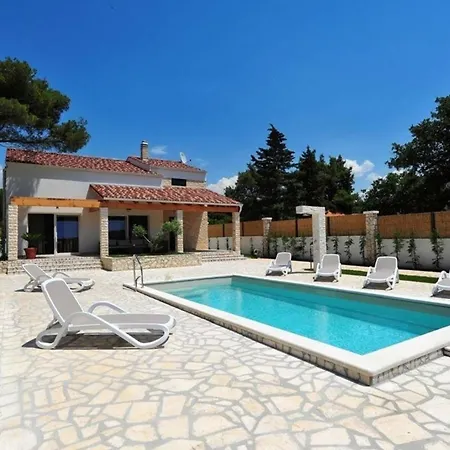 Ferienhaus Mit Privatpool Fur 8 Personen Ca 120 Qm In Dubrava Kod Sibenik, Dalmatien Norddalmatien * Dubrava (Sibenik-Knin)